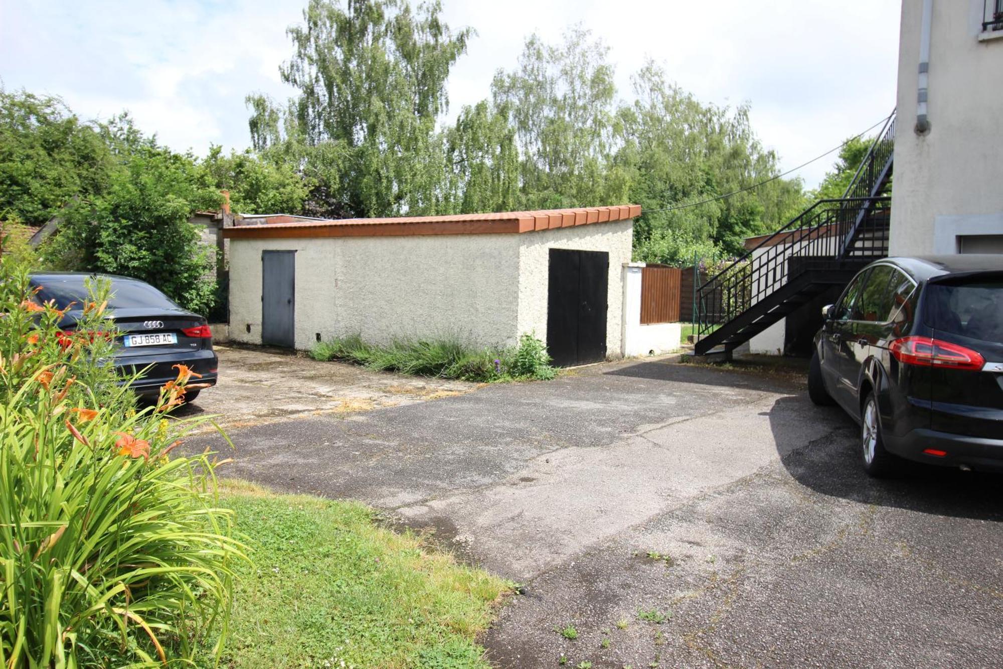 3 Chambres - Tres Grand Jardin Privee - Terrasse Privee - Garage Velo Et Moto - Parking Voiture Privee Dans La Propriete - Gere Par Presta-Zen'Services Thierville-sur-Meuse Buitenkant foto