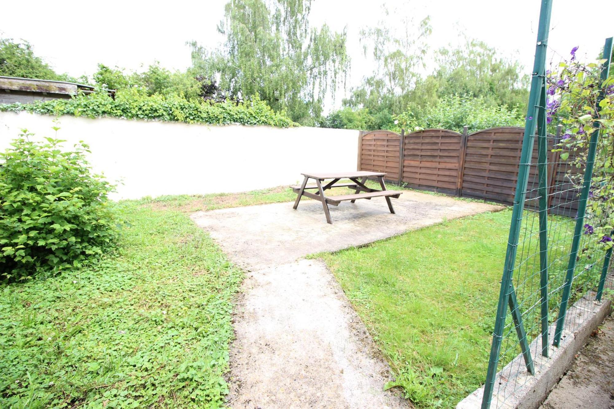 3 Chambres - Tres Grand Jardin Privee - Terrasse Privee - Garage Velo Et Moto - Parking Voiture Privee Dans La Propriete - Gere Par Presta-Zen'Services Thierville-sur-Meuse Buitenkant foto